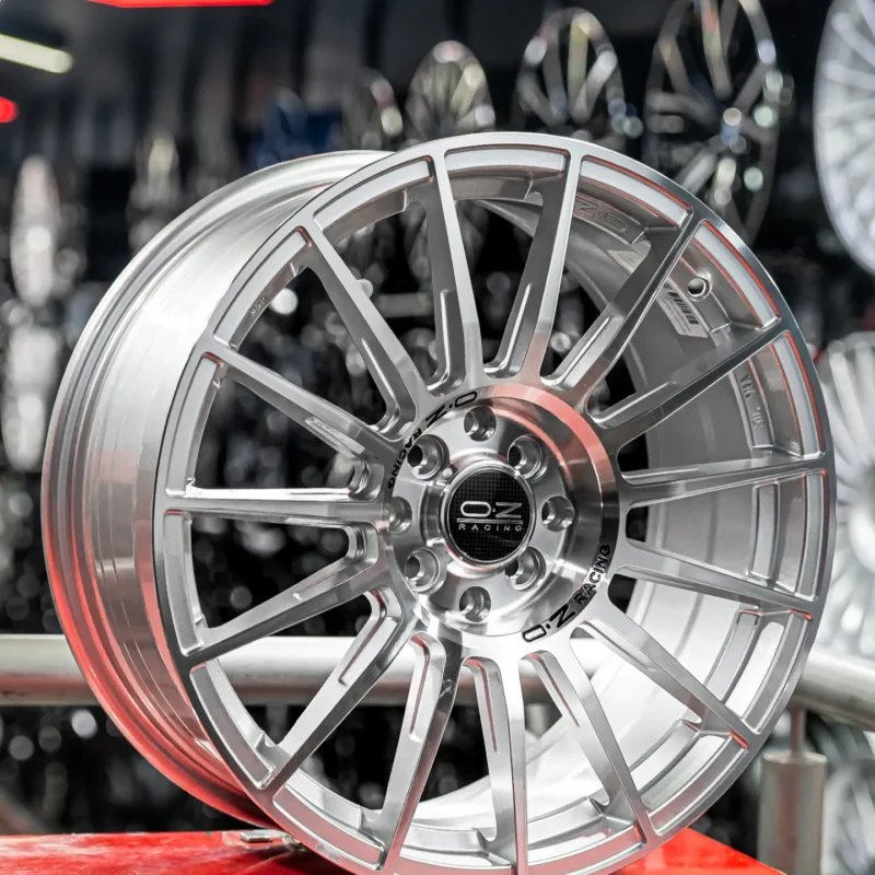 AROS RIN 17 - 8X100/114 - ET30 - PULIDO / NEGRO