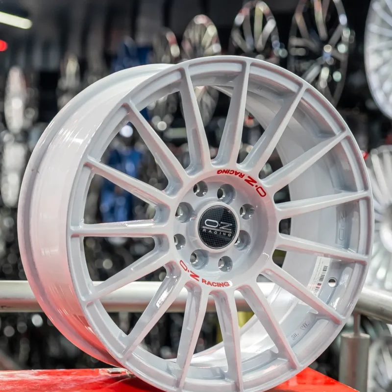 AROS RIN 17 - 8X100/114 - ET30 - BLANCO / ROJO