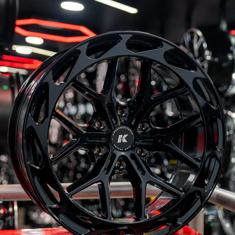 AROS RIN 18 - 6X139 - ET0 - NEGRO BRILLANTE